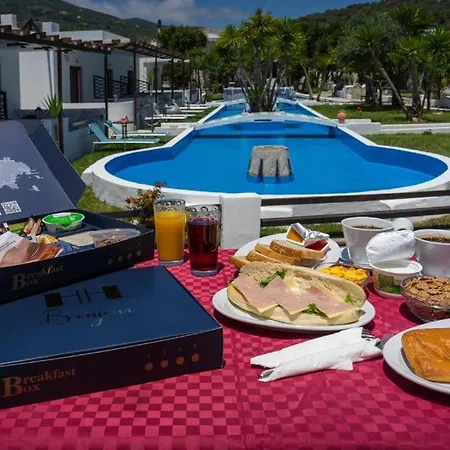 Skiathos Holiday Resort スキアトスタウン