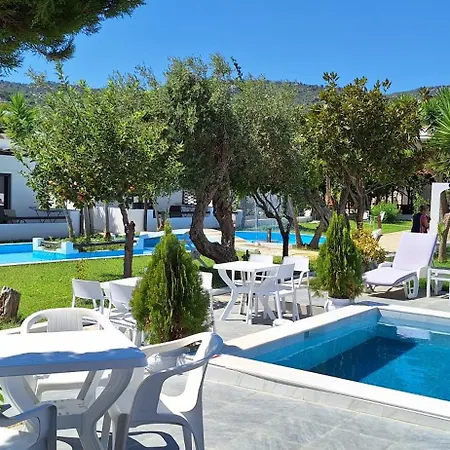 Skiathos Holiday Resort דירה