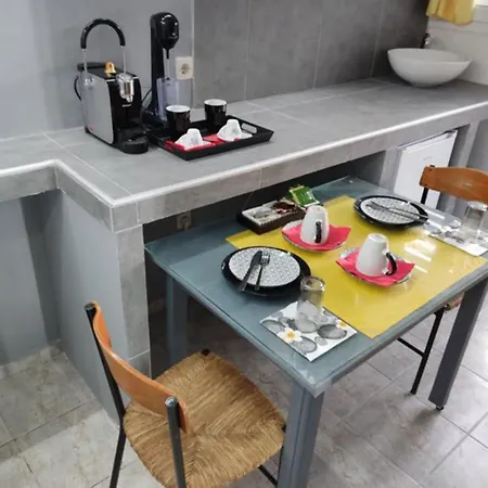 Skiathos Holiday Resort * Скиатос