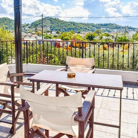 Skiathos Holiday Resort * 斯基亚索斯镇