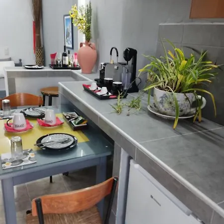 Skiathos Holiday Resort * 斯基亚索斯镇